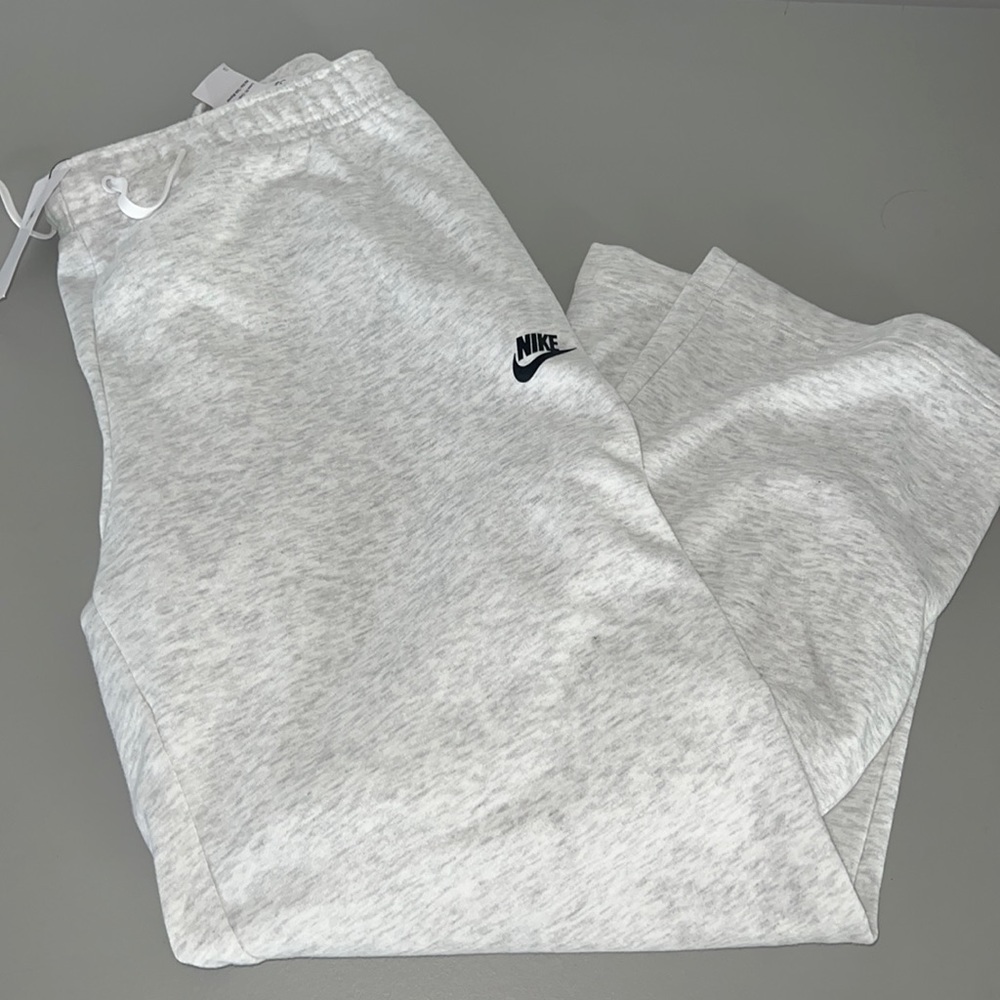 Nike loose fit mid rise joggers (XL women)